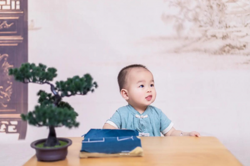 安吉宝宝眼屎多是什么原因 安吉宝宝眼屎多是什么原因